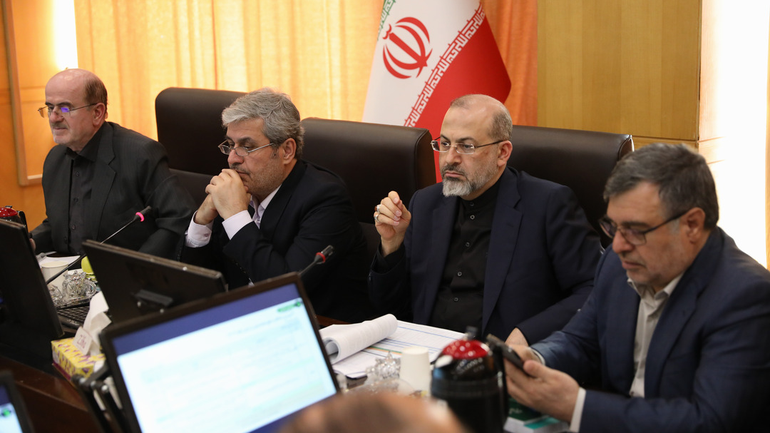 دکتر دستغیب: باید در مسیر تنظیم‌گری اقتصادی و تنقیح قوانین حرکت کرد